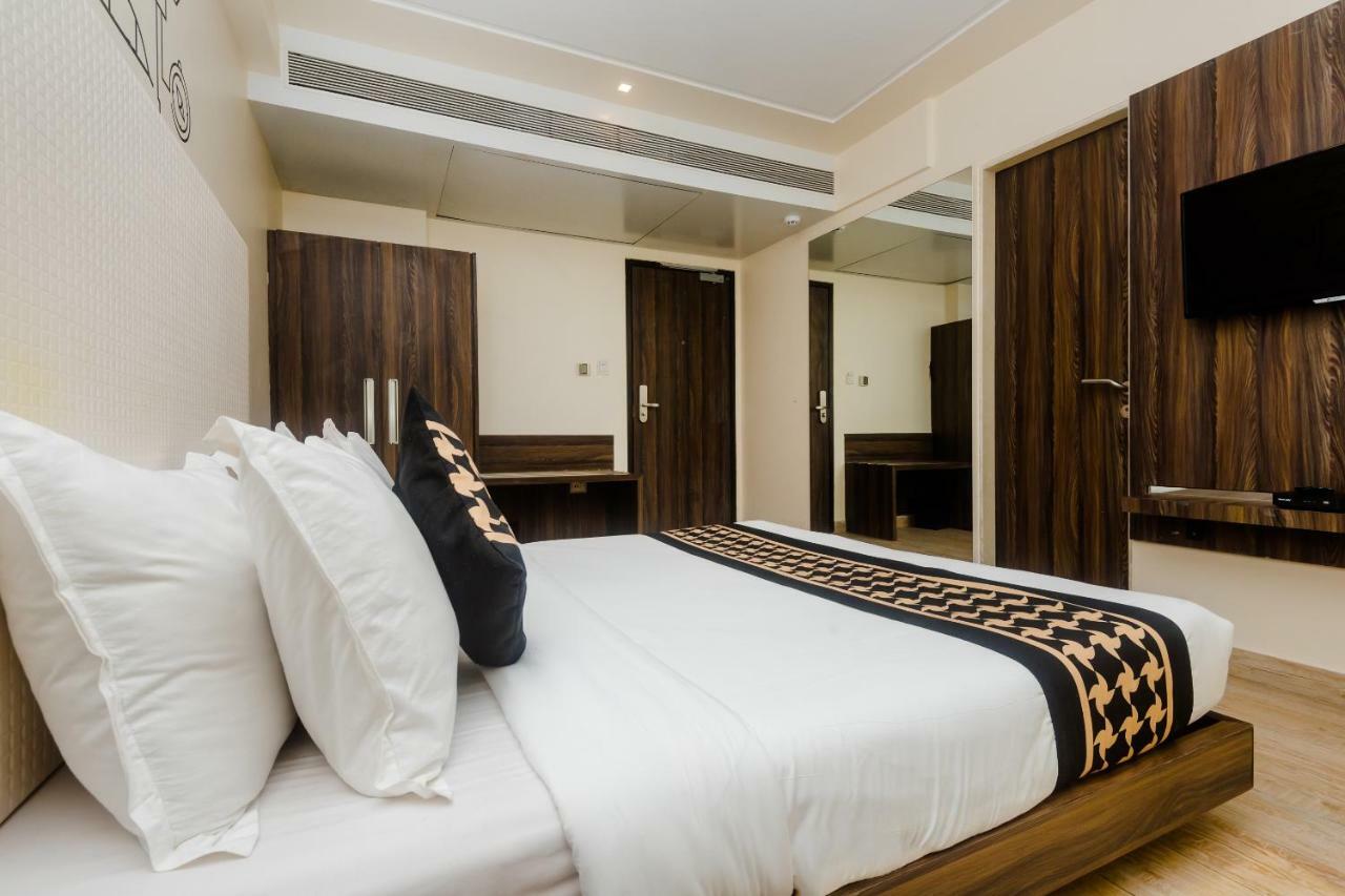 Mumbai House Hotel Juhu Bagian luar foto