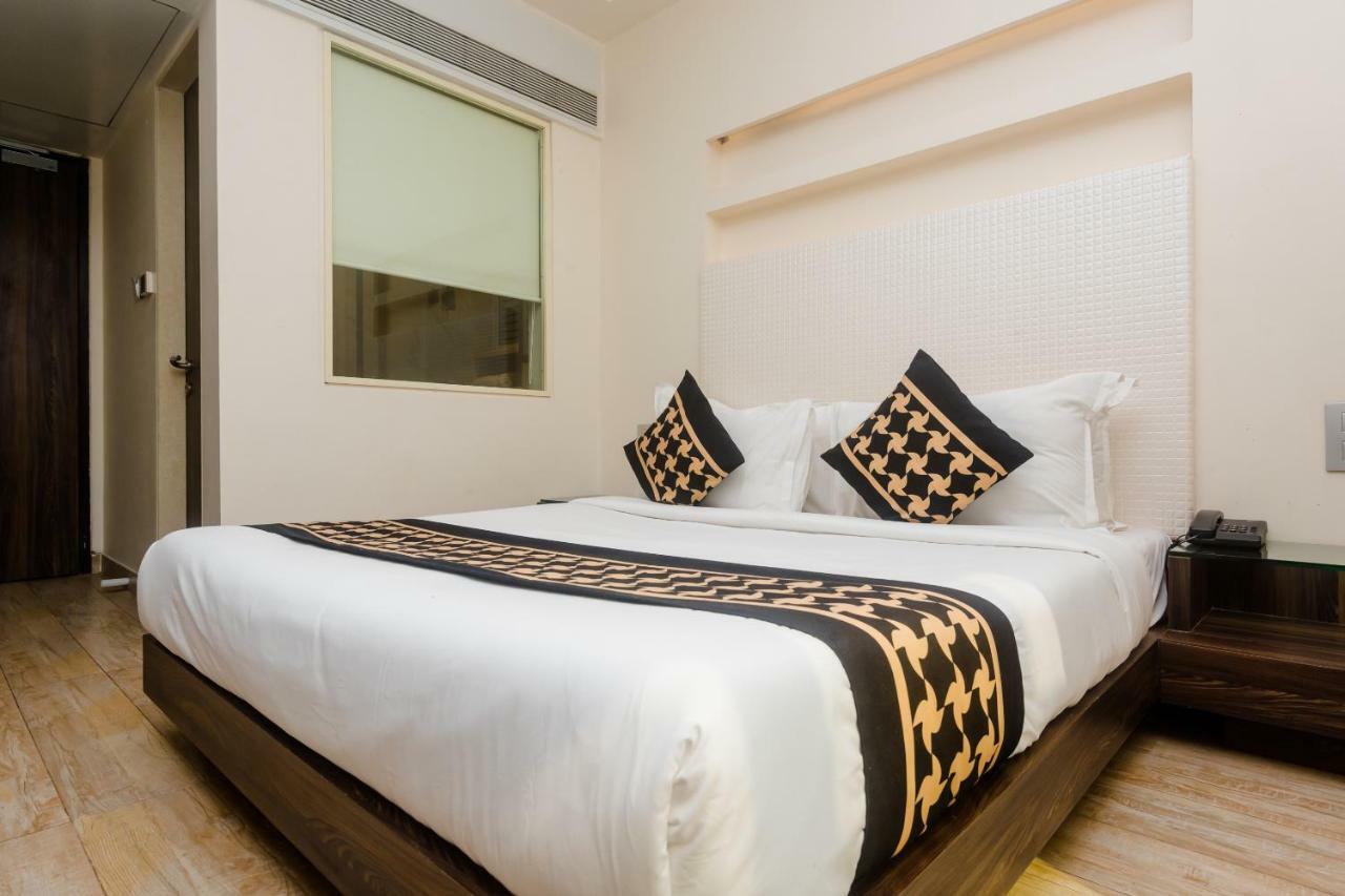 Mumbai House Hotel Juhu Bagian luar foto